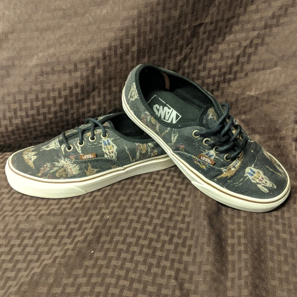 Vans - Picture 1 of 15